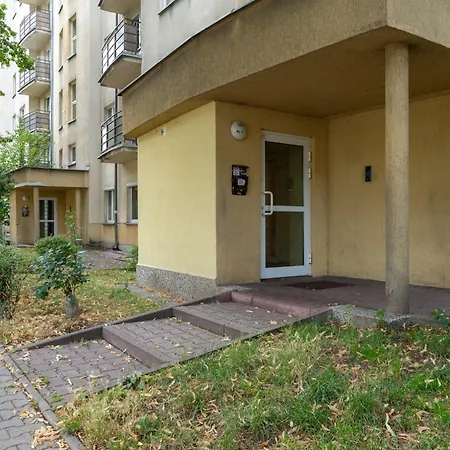 Grzegorzki Chic By Bookinghost