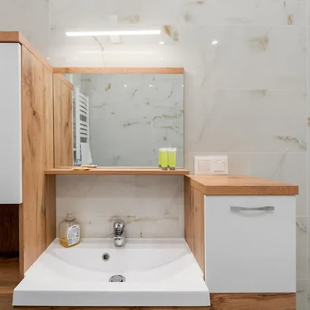 Apartment Grzegorzki Chic By Bookinghost